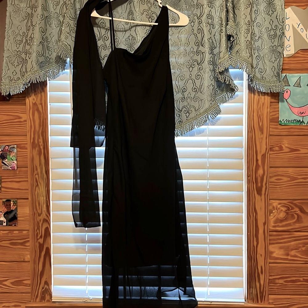 Black asymmetrical dress with shawl